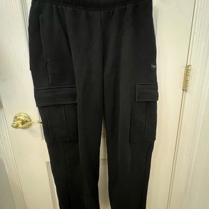 Aritzia Tna Cozy Fleece Mega Cargo Sweatpant